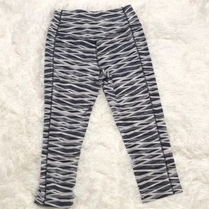 Nike Crisscross Capri Legging EUC Size Small